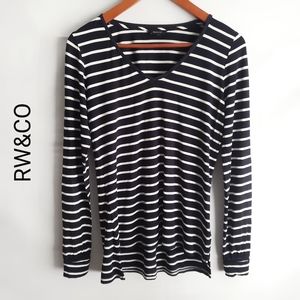 RW&CO Women Tee Long Sleeve V-Neck Size S
